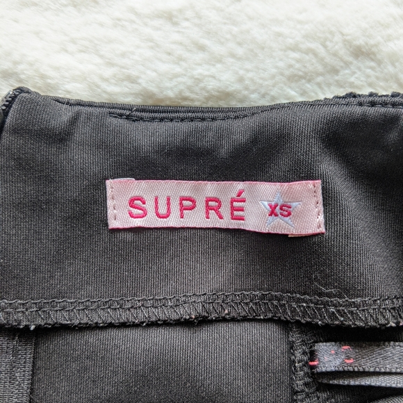 Black SUPRÉ Shorts XS - Picture 7 of 7